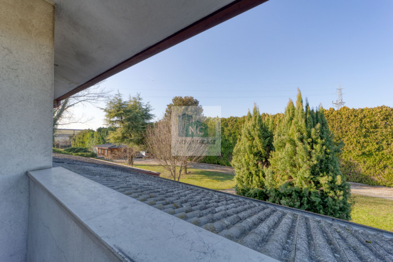 Immagine 15 di Villa in vendita  in via via cappello a Noventa Padovana