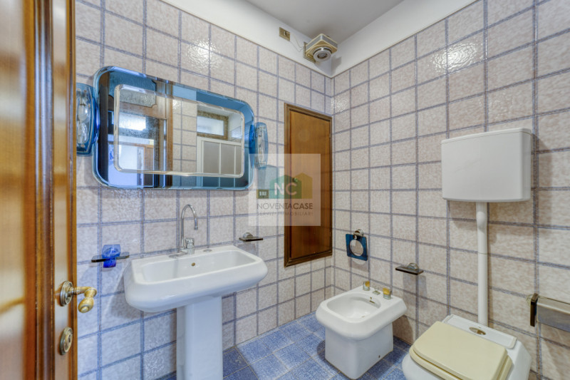 Immagine 28 di Villa in vendita  in via via cappello a Noventa Padovana