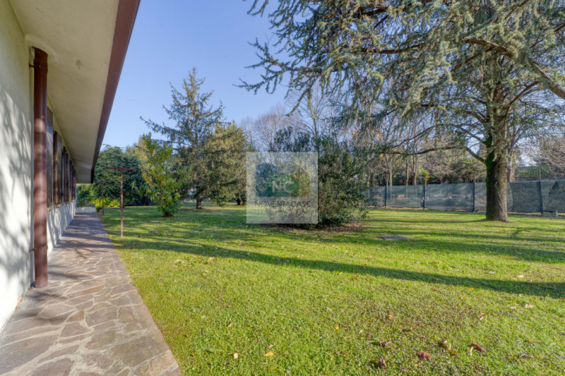 Immagine 31 di Villa in vendita  in via via cappello a Noventa Padovana