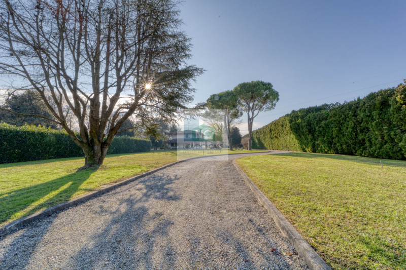Immagine 34 di Villa in vendita  in via via cappello a Noventa Padovana