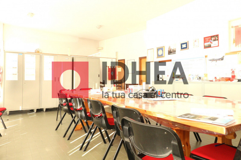 Immagine 1 di Negozio in vendita  in PIAZZA UMBERTO PRIMO a Villorba