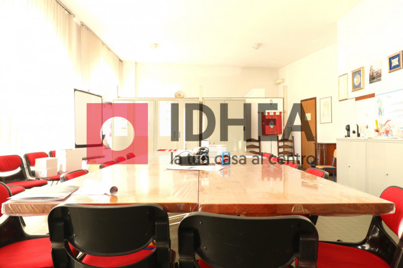 Immagine 3 di Negozio in vendita  in PIAZZA UMBERTO PRIMO a Villorba