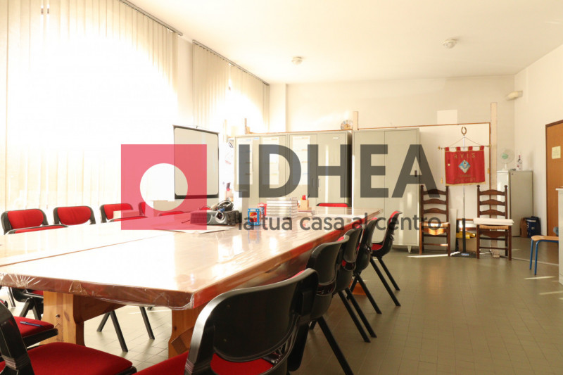 Immagine 4 di Negozio in vendita  in PIAZZA UMBERTO PRIMO a Villorba