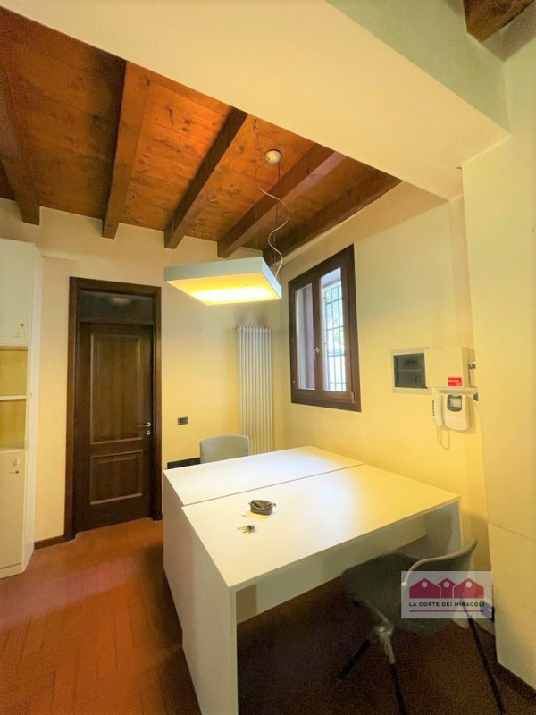 Immagine 2 di Ufficio in vendita  in Contrà San Rocco 10 a Vicenza