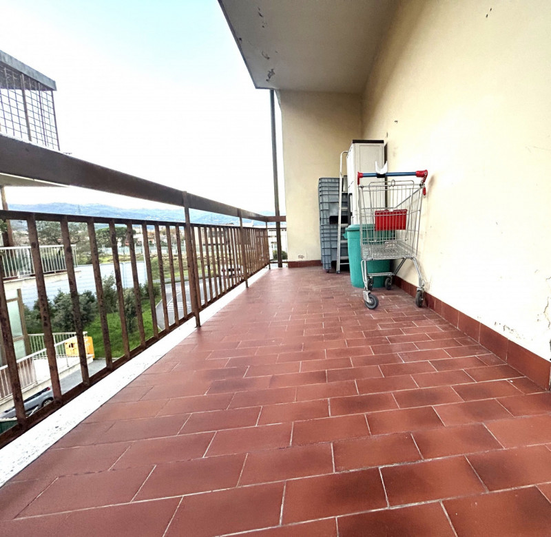 Immagine 10 di Appartamento in vendita  in via benedetto croce 93 a Pistoia