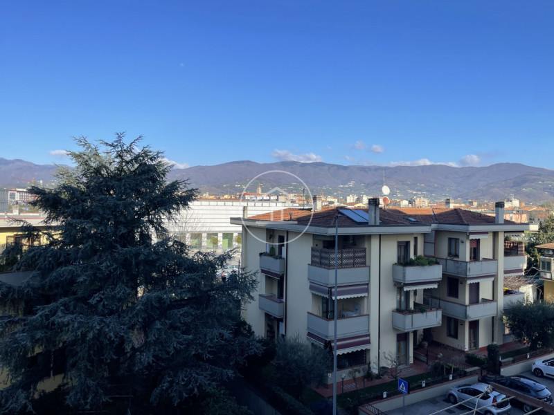 Immagine 18 di Appartamento in vendita  in via benedetto croce 93 a Pistoia