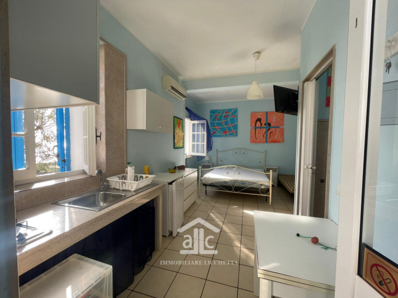 Immagine 18 di Villa in vendita  in Via per Tricase a Castro