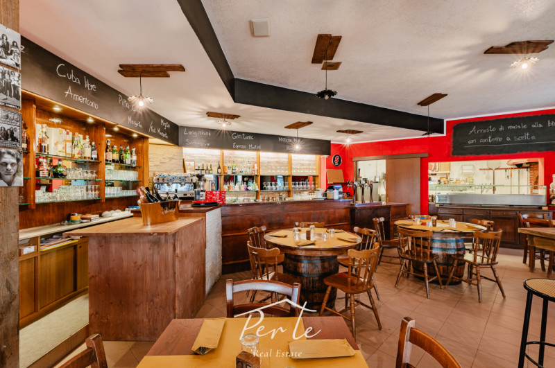 Immagine 1 di Attività commerciale in vendita  in via roma 4 a Schivenoglia