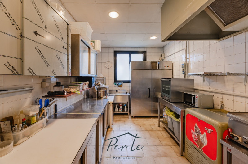 Immagine 11 di Attività commerciale in vendita  in via roma 4 a Schivenoglia