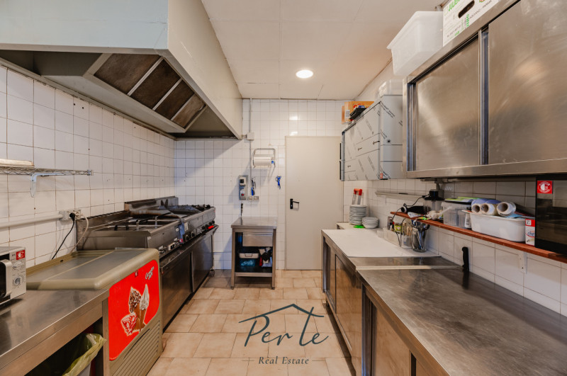 Immagine 12 di Attività commerciale in vendita  in via roma 4 a Schivenoglia