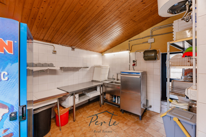 Immagine 13 di Attività commerciale in vendita  in via roma 4 a Schivenoglia