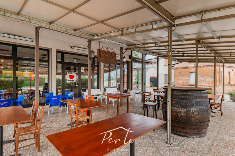Immagine 22 di Attività commerciale in vendita  in via roma 4 a Schivenoglia