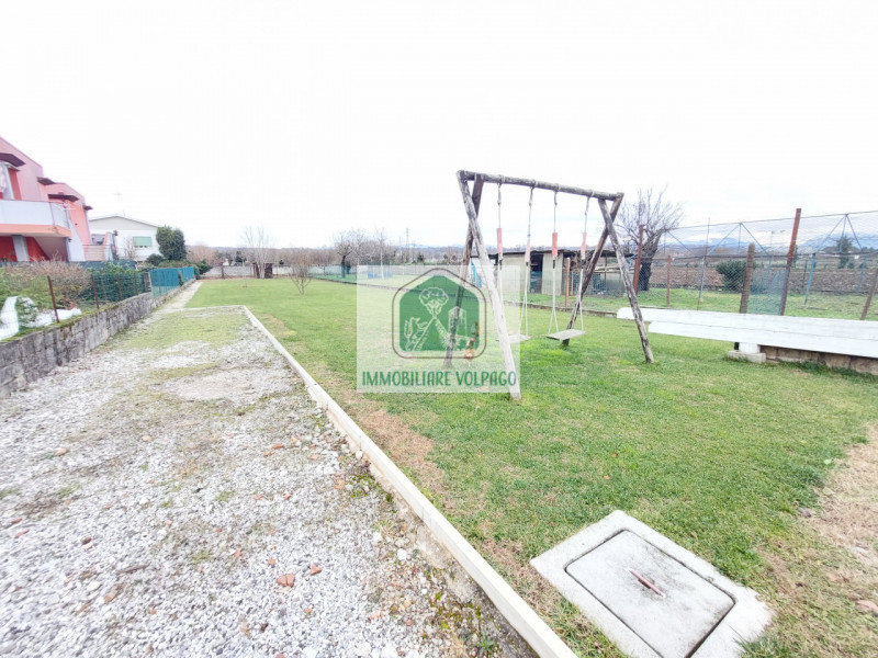Immagine 11 di Casa bifamiliare in vendita  in GIAVERA DEL MONTELLO a Giavera Del Montello