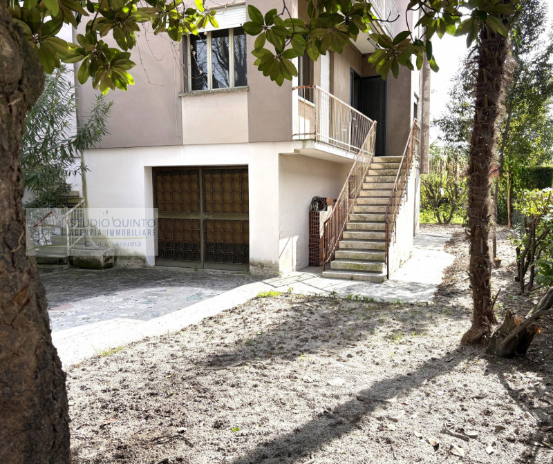 Immagine 2 di Appartamento in vendita  a Treviso