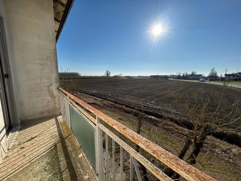 Immagine 6 di Casa indipendente in vendita  in Strada Provinciale 60 a Sorbolo Mezzani