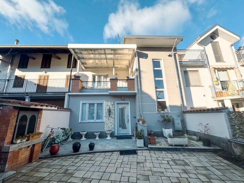 Immagine 2 di Casa indipendente in vendita  in via vittorio veneto n 6 a Cureggio