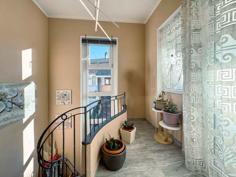 Immagine 7 di Casa indipendente in vendita  in via vittorio veneto n 6 a Cureggio