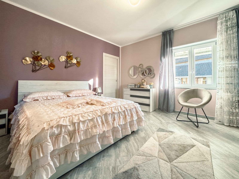 Immagine 8 di Casa indipendente in vendita  in via vittorio veneto n 6 a Cureggio