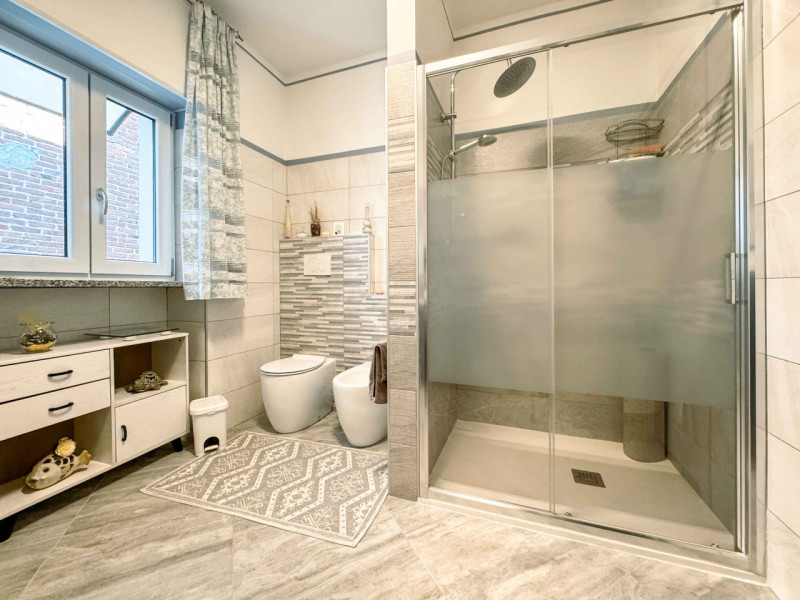 Immagine 14 di Casa indipendente in vendita  in via vittorio veneto n 6 a Cureggio