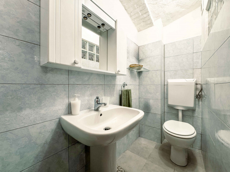 Immagine 21 di Casa indipendente in vendita  in via vittorio veneto n 6 a Cureggio