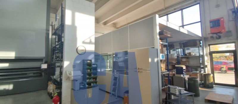 Immagine 4 di Laboratorio in vendita  in VIA IDIOMI a Assago