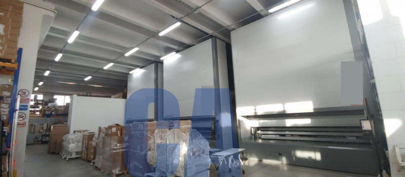 Immagine 9 di Laboratorio in vendita  in VIA IDIOMI a Assago