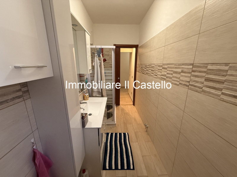 Immagine 9 di Appartamento in vendita  in SILVIO PELLICO a Castiglione Del Lago