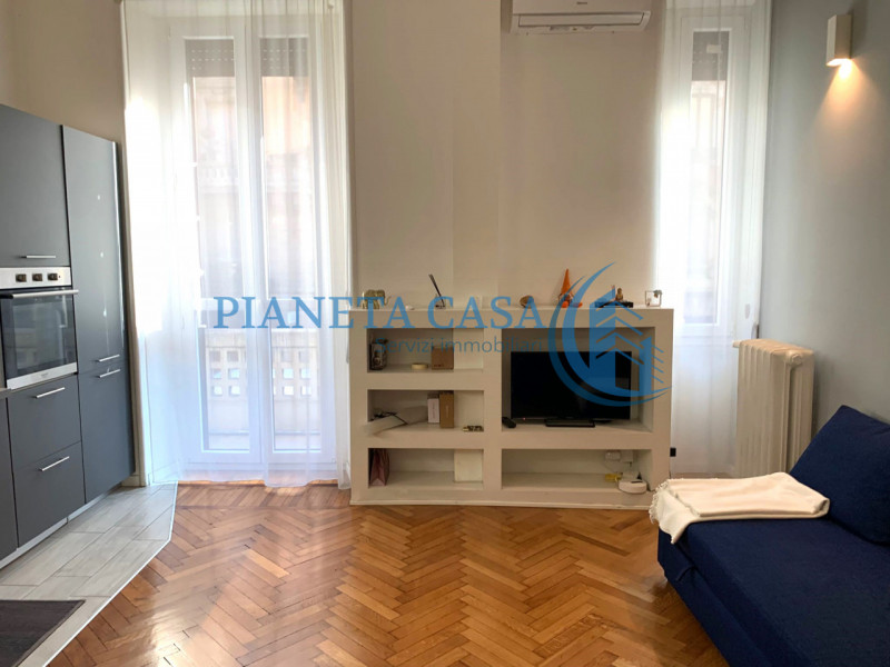 Immagine 10 di Appartamento in vendita  in Via Carlo Farini 71 Milano a Milano