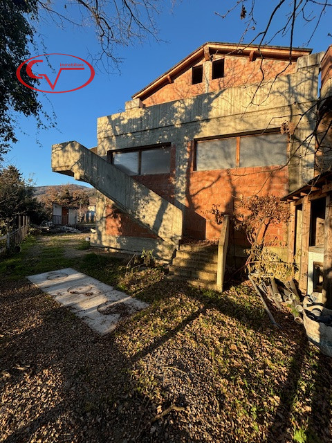 Immagine 9 di Casa indipendente in vendita  a Loro Ciuffenna