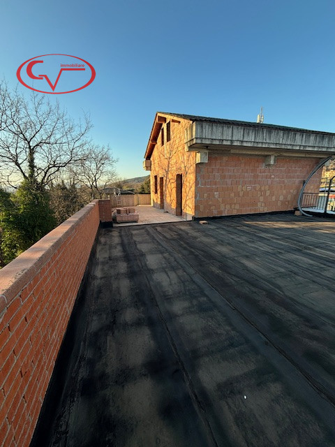 Immagine 12 di Casa indipendente in vendita  a Loro Ciuffenna