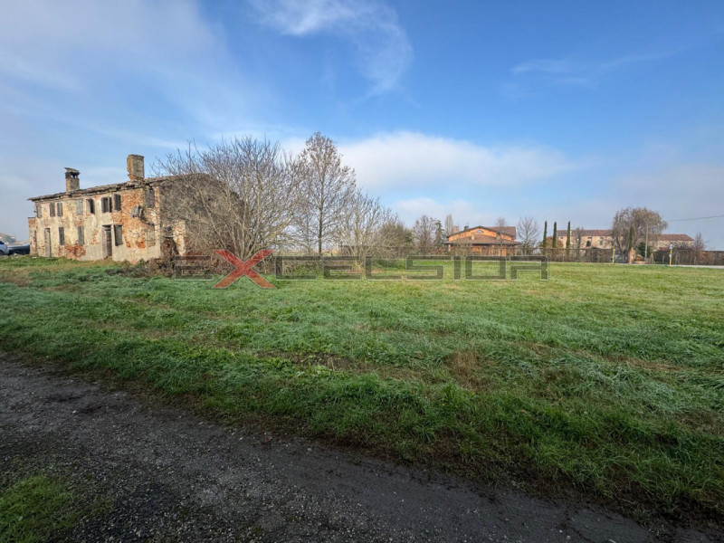 Immagine 2 di Rustico / casale in vendita  in Corso Mazzini n. 7 - Adria a Canaro