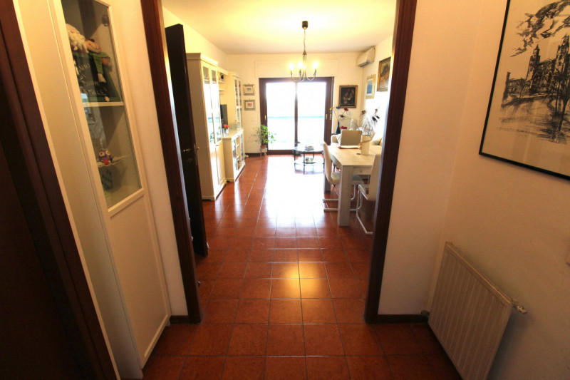 Immagine 6 di Appartamento in vendita  in Largo Salvatore Zappalà a Roma