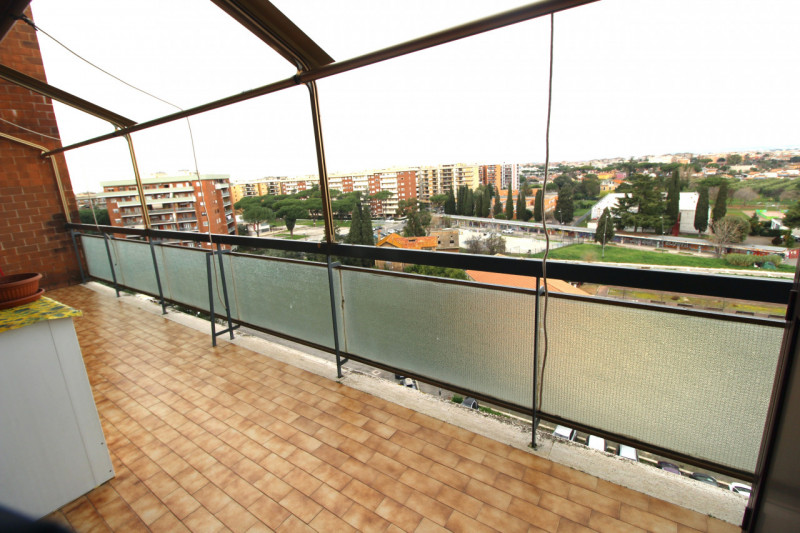 Immagine 17 di Appartamento in vendita  in Largo Salvatore Zappalà a Roma