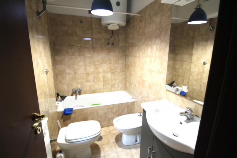 Immagine 23 di Appartamento in vendita  in Largo Salvatore Zappalà a Roma