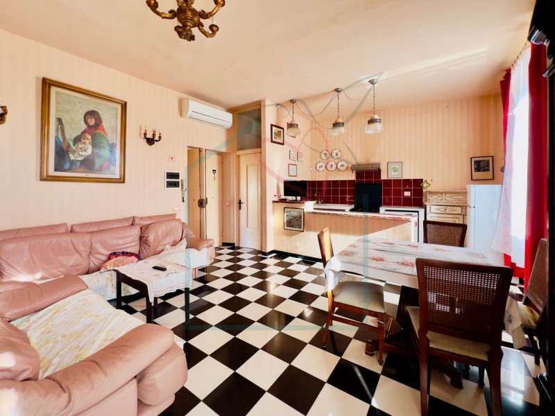 Immagine 2 di Appartamento in vendita  in Via Aurelia lato Pisa 36 a Sarzana