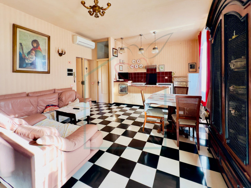 Immagine 8 di Appartamento in vendita  in Via Aurelia lato Pisa 36 a Sarzana