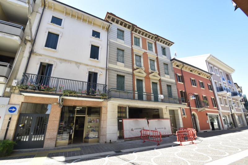 Immagine 1 di Appartamento in vendita  in Corso Mazzini 37 a Bussolengo