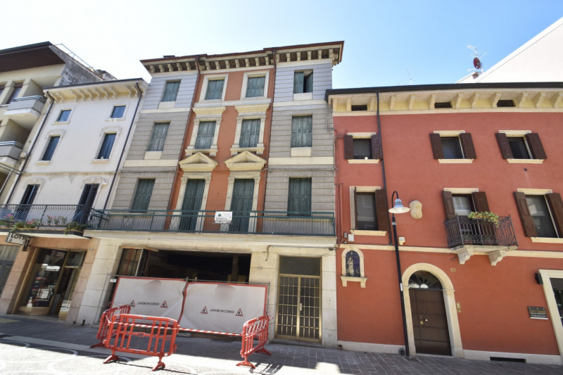 Immagine 7 di Appartamento in vendita  in Corso Mazzini 37 a Bussolengo