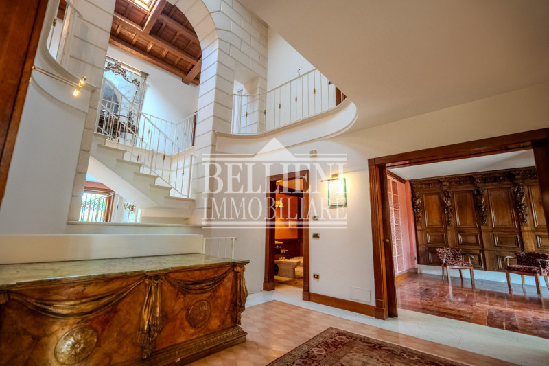Immagine 9 di Villa in vendita  in Strada della Parolina a Vicenza