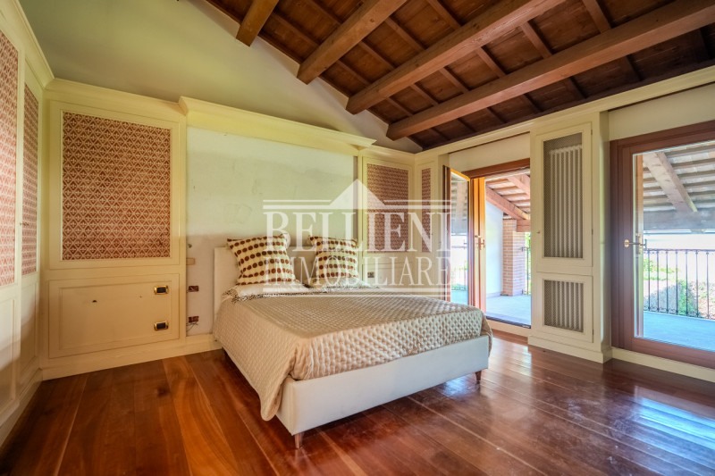 Immagine 14 di Villa in vendita  in Strada della Parolina a Vicenza