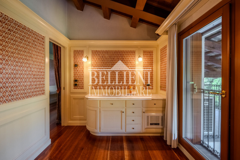 Immagine 16 di Villa in vendita  in Strada della Parolina a Vicenza