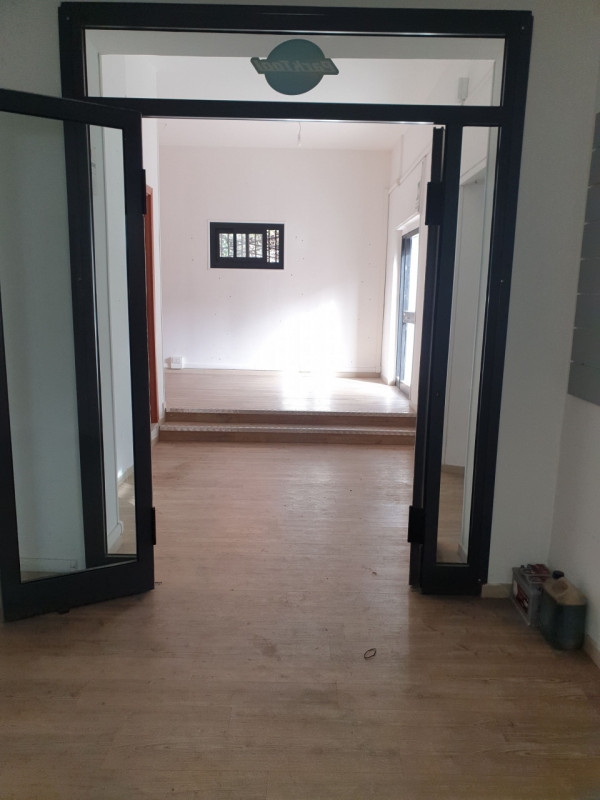 Immagine 6 di Negozio in vendita  in via aristide gabelli a Roma