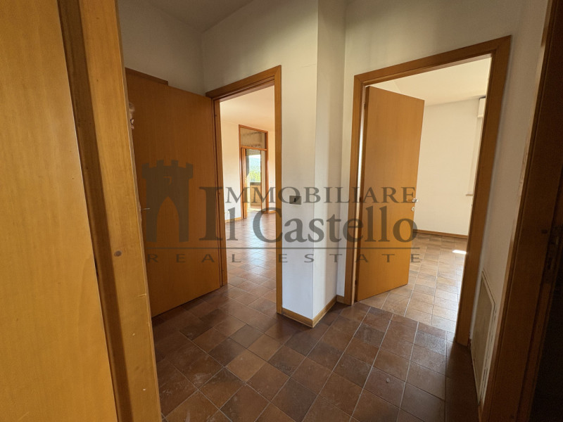 Immagine 13 di Appartamento in vendita  in camucia a Cortona