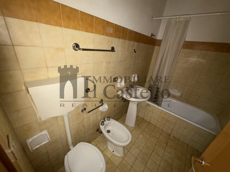 Immagine 15 di Appartamento in vendita  in camucia a Cortona