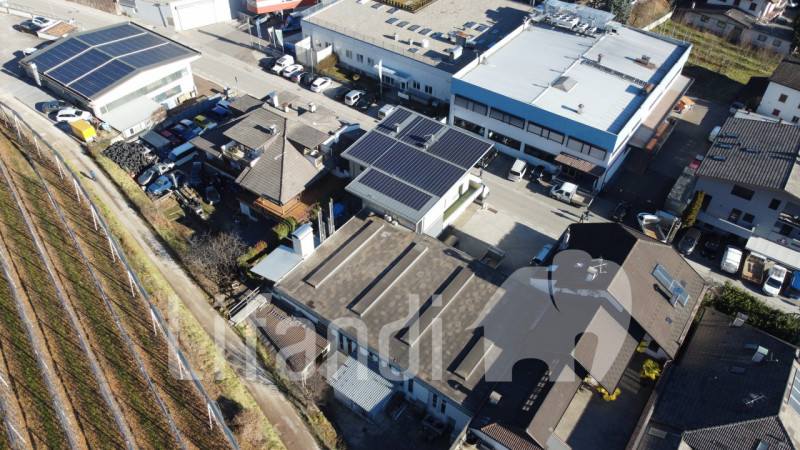 Immagine 3 di Appartamento in vendita  in Zona artigianale a Caldaro Sulla Strada Del Vino .Kaltern An De.