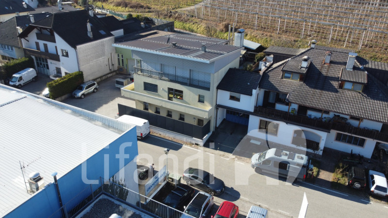 Immagine 5 di Appartamento in vendita  in Zona artigianale a Caldaro Sulla Strada Del Vino .Kaltern An De.