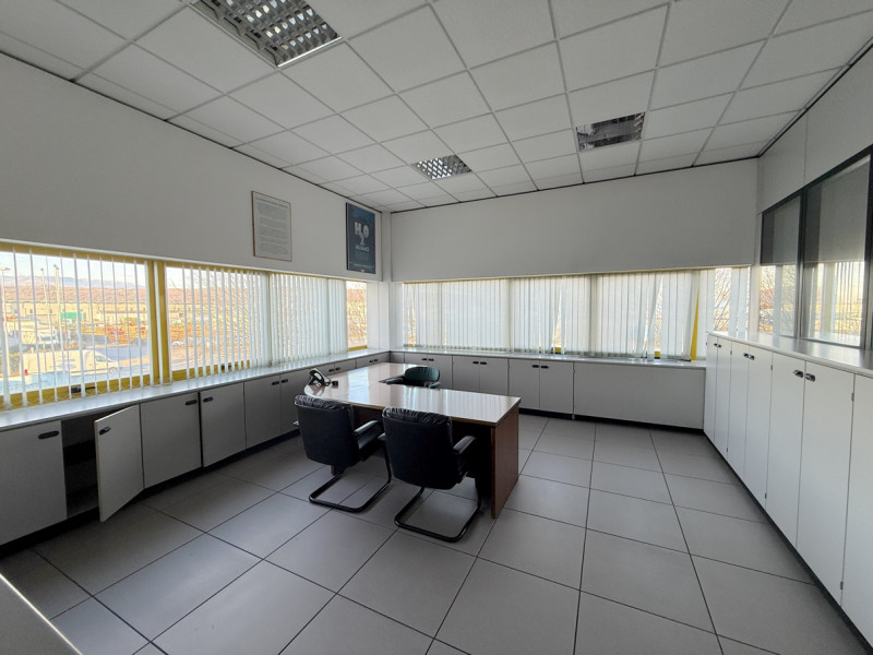 Immagine 12 di Ufficio in affitto  in Via Della Madonnina a Montebelluna