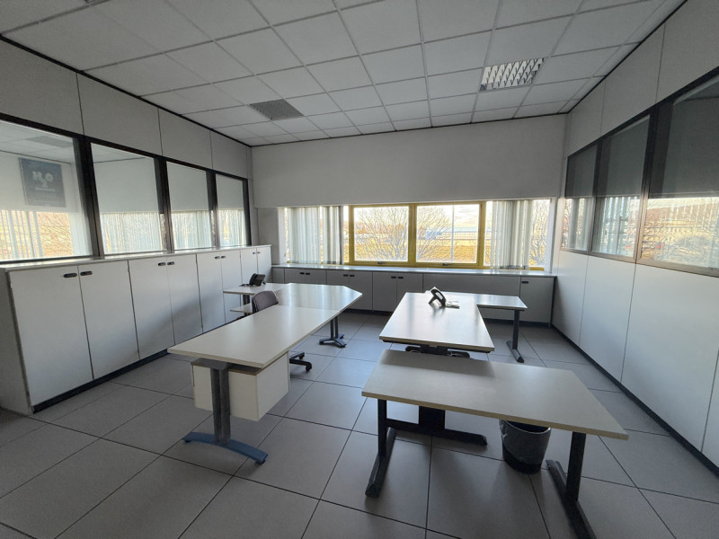 Immagine 14 di Ufficio in affitto  in Via Della Madonnina a Montebelluna