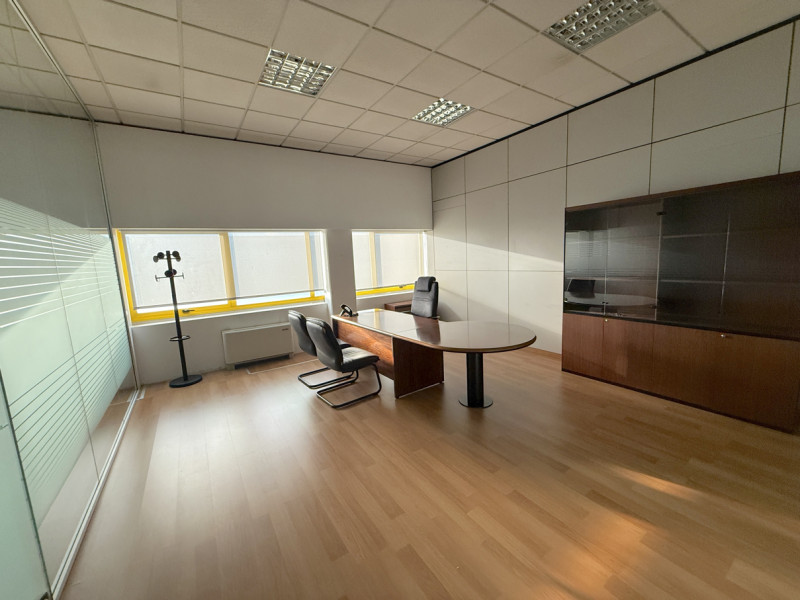 Immagine 19 di Ufficio in affitto  in Via Della Madonnina a Montebelluna