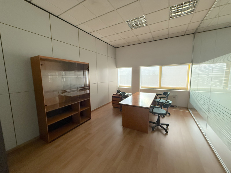 Immagine 20 di Ufficio in affitto  in Via Della Madonnina a Montebelluna